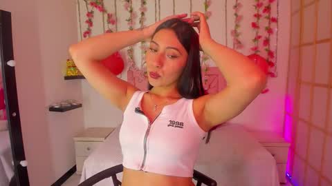 Snapshot of venus_latin_01 chatting on November 13, 2025, 7:57 pm Mary online show from November 13, 2025, 7:57 pm