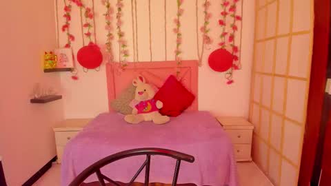 Snapshot of venus_latin_01 chatting on December 18, 2025, 7:53 pm Mary online show from December 18, 2025, 7:53 pm