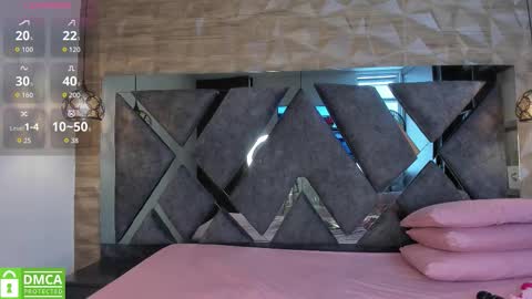 Snapshot of venus_velez chatting on November 25, 2025, 12:05 pm Venus online show from November 25, 2025, 12:05 pm