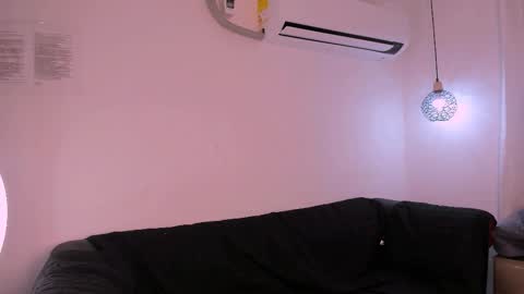 venus_velvet online show from October 17, 2025, 8:28 am