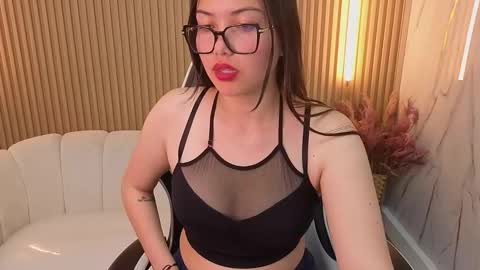 Snapshot of venus_velvet_tp chatting on November 30, 2025, 12:47 am Venus online show from November 30, 2025, 12:47 am