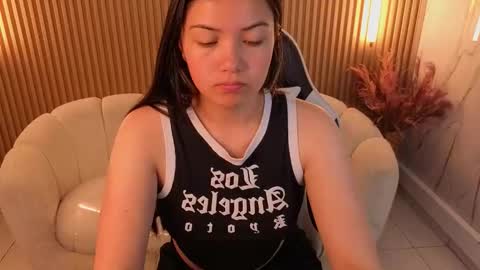 Snapshot of venus_velvet_tp chatting on December 22, 2025, 12:35 pm Venus online show from December 22, 2025, 12:35 pm