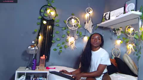 Snapshot of venusbsq chatting on February 24, 2025, 10:03 pm Venus online show from February 24, 2025, 10:03 pm