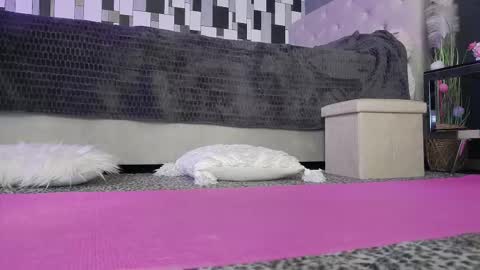 Snapshot of venusinylons chatting on March 4, 2026, 2:01 pm venusinylons online show from March 4, 2026, 2:01 pm