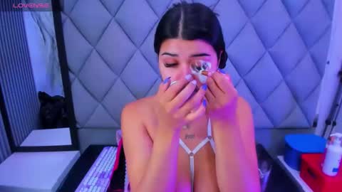 Venusowen  online show from February 3, 2026, 2:11 pm