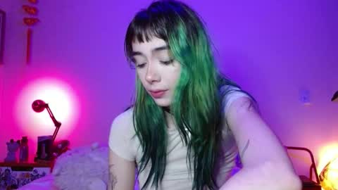 Venus online show from November 13, 2025, 2:21 am