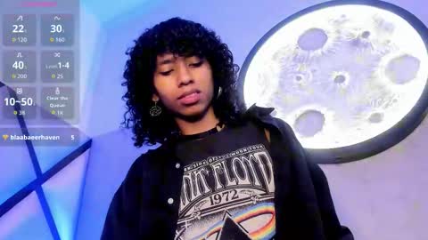 venuss_03 online show from November 12, 2025, 4:13 am