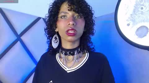 venuss_03 online show from January 13, 2026, 3:23 am