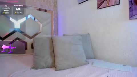  Venuss  online show from December 1, 2025, 6:40 am