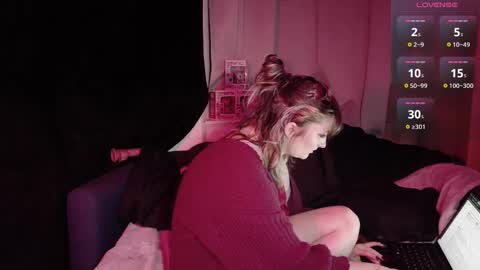 Snapshot of venustrappedflies chatting on February 11, 2026, 2:05 am Venus 3 online show from February 11, 2026, 2:05 am