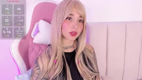 Snapshot of venusvan chatting on October 15, 2025, 7:36 pm Shelly online show from October 15, 2025, 7:36 pm