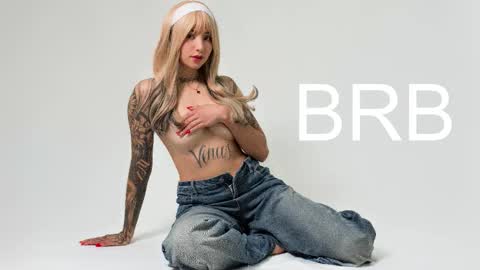 Snapshot of venusvan chatting on November 6, 2025, 11:00 am Shelly online show from November 6, 2025, 11:00 am