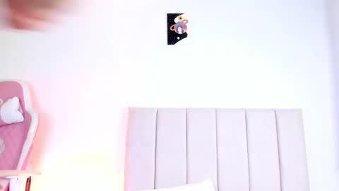 Snapshot of venusvan chatting on November 25, 2025, 12:05 pm Shelly online show from November 25, 2025, 12:05 pm