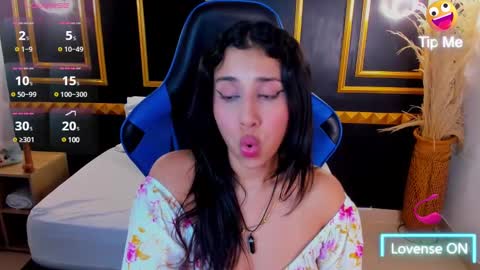 Snapshot of venuz_lee chatting on February 17, 2025, 1:10 pm Nice to greet you my name is Vanessa online show from February 17, 2025, 1:10 pm