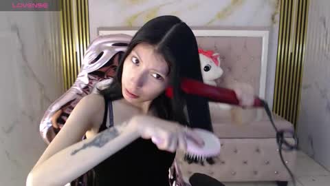 Verana  online show from November 25, 2025, 8:09 pm