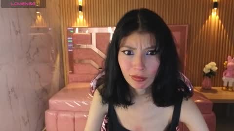 Verana  online show from December 4, 2025, 8:28 pm