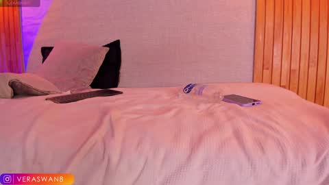 veraswan1 online show from December 6, 2024, 1:29 am