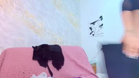 Vero online show from October 20, 2025, 3:07 am