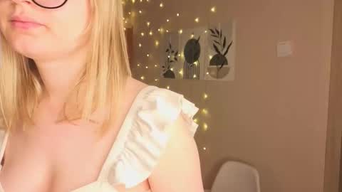 Veronica online show from November 10, 2025, 6:12 am