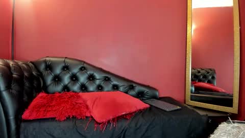 Snapshot of veroni_k4 chatting on February 20, 2025, 6:35 pm Vero online show from February 20, 2025, 6:35 pm