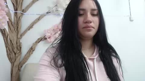   online show from November 24, 2025, 12:38 pm