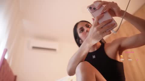 Snapshot of veronica_mendez1 chatting on February 24, 2026, 3:10 pm Veronica online show from February 24, 2026, 3:10 pm