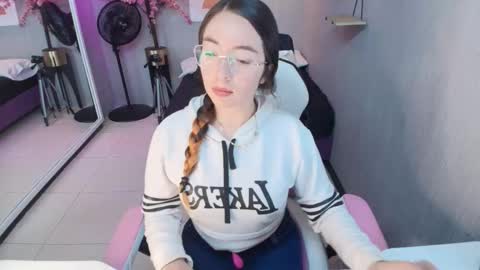 veronica online show from February 3, 2026, 7:19 pm