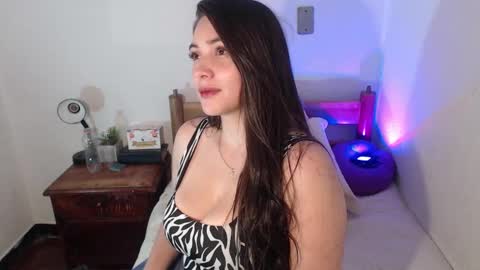 Veronica Rodriguez online show from December 18, 2025, 7:25 am