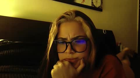 Snapshot of veronicabrown_xxx chatting on March 11, 2026, 5:02 am Vero online show from March 11, 2026, 5:02 am