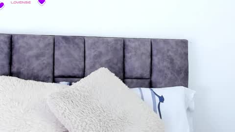 VeronicaTonu online show from February 9, 2025, 1:56 pm