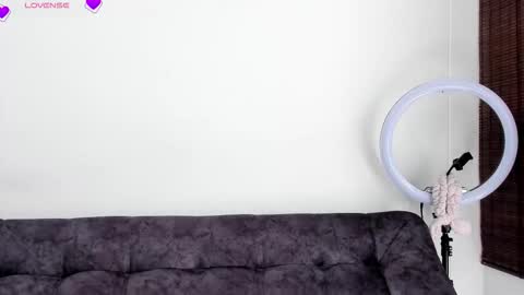 VeronicaTonu online show from October 17, 2025, 3:14 pm