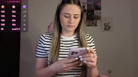 Snapshot of veronika__winslow_ chatting on February 11, 2026, 7:35 am Vero online show from February 11, 2026, 7:35 am