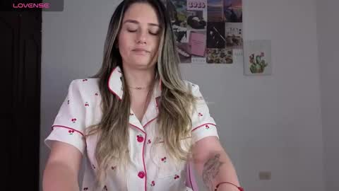 Snapshot of veronika__winslow_ chatting on February 25, 2026, 9:19 am Vero online show from February 25, 2026, 9:19 am