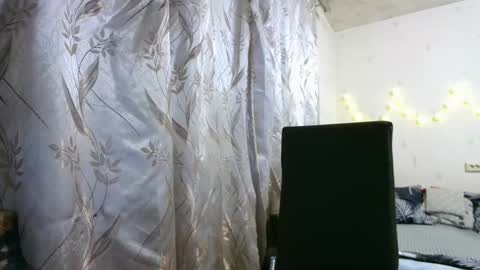 veronika_xi online show from November 24, 2025, 7:19 am