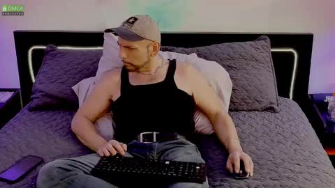 VersPig7 online show from February 26, 2025, 9:05 pm