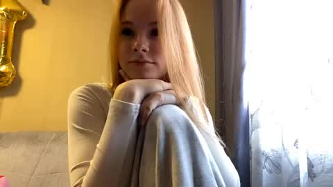 Snapshot of vertiegartrell chatting on May 9, 2026, 3:23 am Lina online show from May 9, 2026, 3:23 am