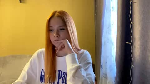 Snapshot of vertiegartrell chatting on May 25, 2026, 11:38 am Lina online show from May 25, 2026, 11:38 am
