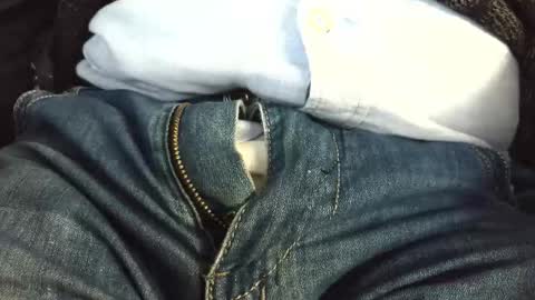 Erik online show from December 3, 2025, 8:56 am