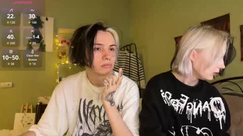 Snapshot of veryraretwins chatting on October 16, 2025, 9:49 pm veryraretwins online show from October 16, 2025, 9:49 pm