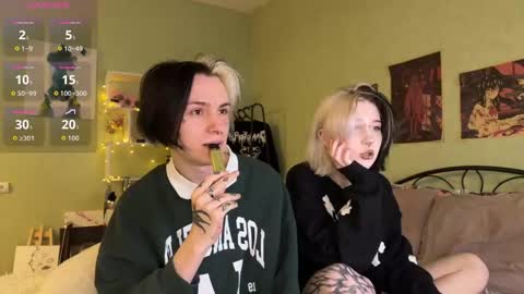 Snapshot of veryraretwins chatting on October 23, 2025, 2:44 am veryraretwins online show from October 23, 2025, 2:44 am