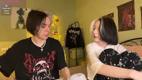 Snapshot of veryraretwins chatting on November 26, 2025, 10:44 pm veryraretwins online show from November 26, 2025, 10:44 pm