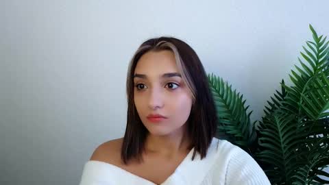 Snapshot of veryveryshygirl chatting on October 4, 2025, 11:30 am Ana online show from October 4, 2025, 11:30 am