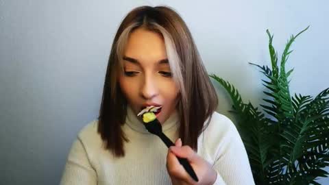 Snapshot of veryveryshygirl chatting on January 15, 2026, 9:47 am Ana online show from January 15, 2026, 9:47 am