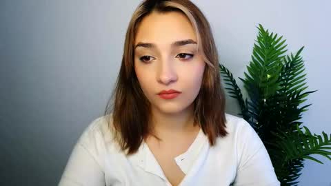 Snapshot of veryveryshygirl chatting on February 17, 2026, 1:18 pm Ana online show from February 17, 2026, 1:18 pm