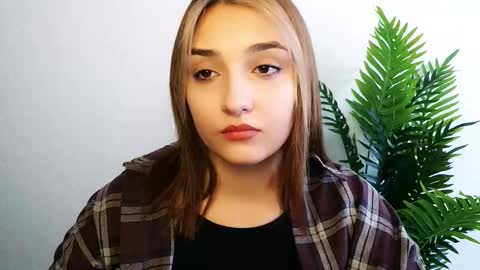 Snapshot of veryveryshygirl chatting on February 20, 2026, 1:00 pm Ana online show from February 20, 2026, 1:00 pm