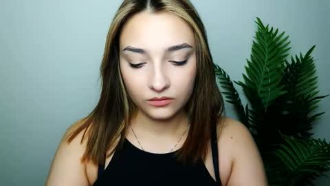 Snapshot of veryveryshygirl chatting on February 22, 2026, 4:05 pm Ana online show from February 22, 2026, 4:05 pm