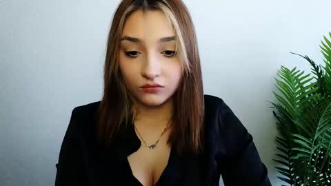 Snapshot of veryveryshygirl chatting on February 26, 2026, 12:37 pm Ana online show from February 26, 2026, 12:37 pm