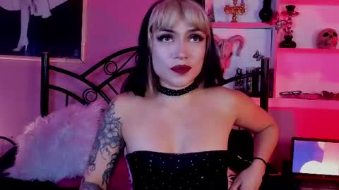 Snapshot of vex_manson chatting on June 11, 2026, 8:29 pm Vex online show from June 11, 2026, 8:29 pm