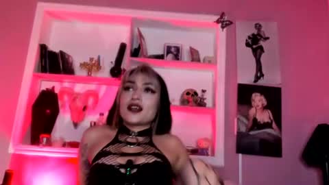 Snapshot of vex_manson chatting on July 1, 2026, 9:14 pm Vex online show from July 1, 2026, 9:14 pm