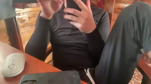 Snapshot of vexelgain chatting on November 26, 2025, 10:44 pm HendasWerout online show from November 26, 2025, 10:44 pm